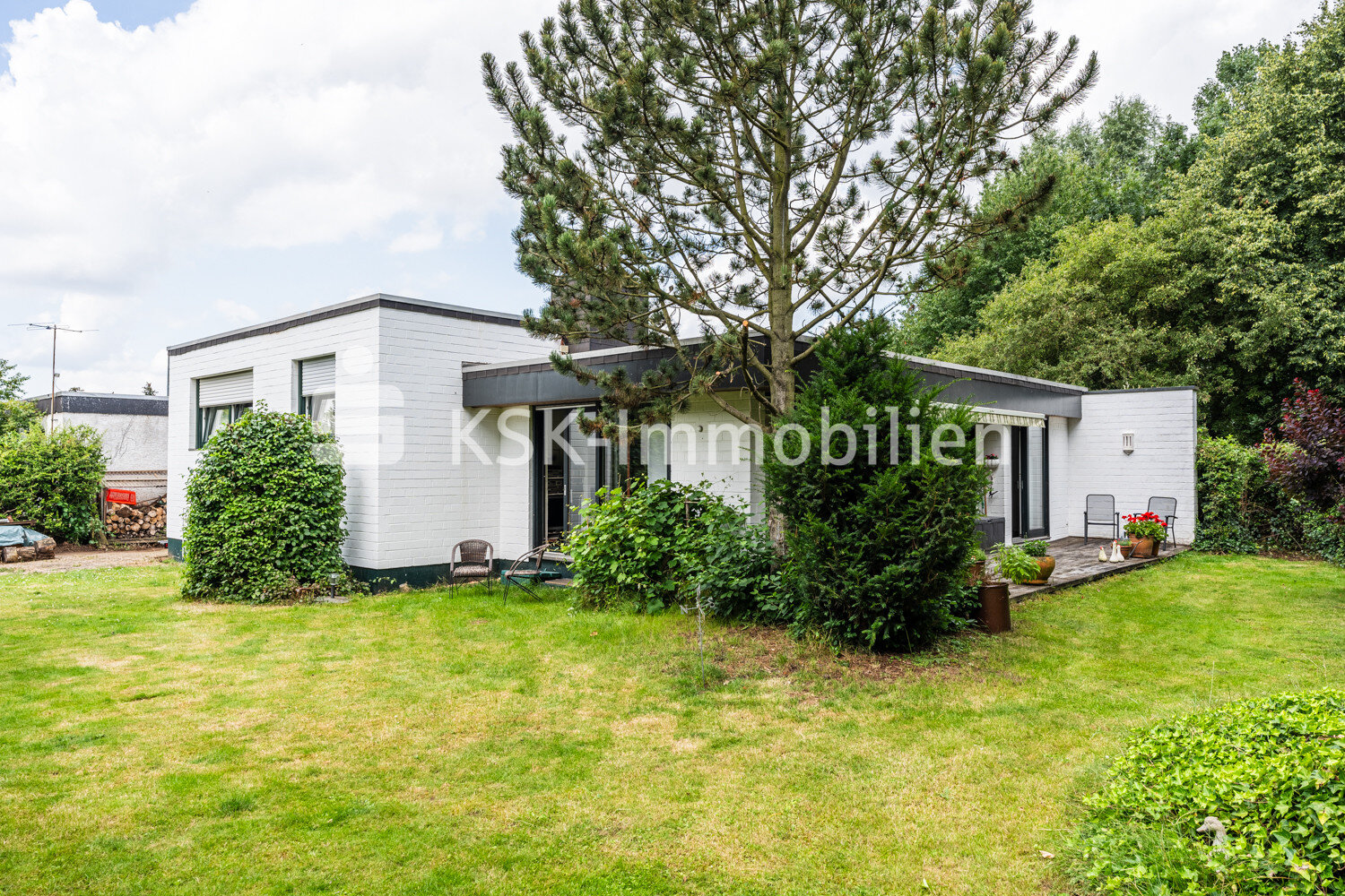 Bungalow zum Kauf 525.000 € 4 Zimmer 106 m²<br/>Wohnfläche 800 m²<br/>Grundstück Lechenich / Konradsheim Erftstadt / Lechenich 50374