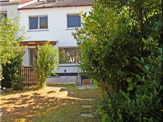 Reihenmittelhaus zur Miete 1.850 € 1 Zimmer 105 m² 210 m² Grundstück frei ab 01.08.2026 Sossenheimer Weg 26 Sulzbach 65843