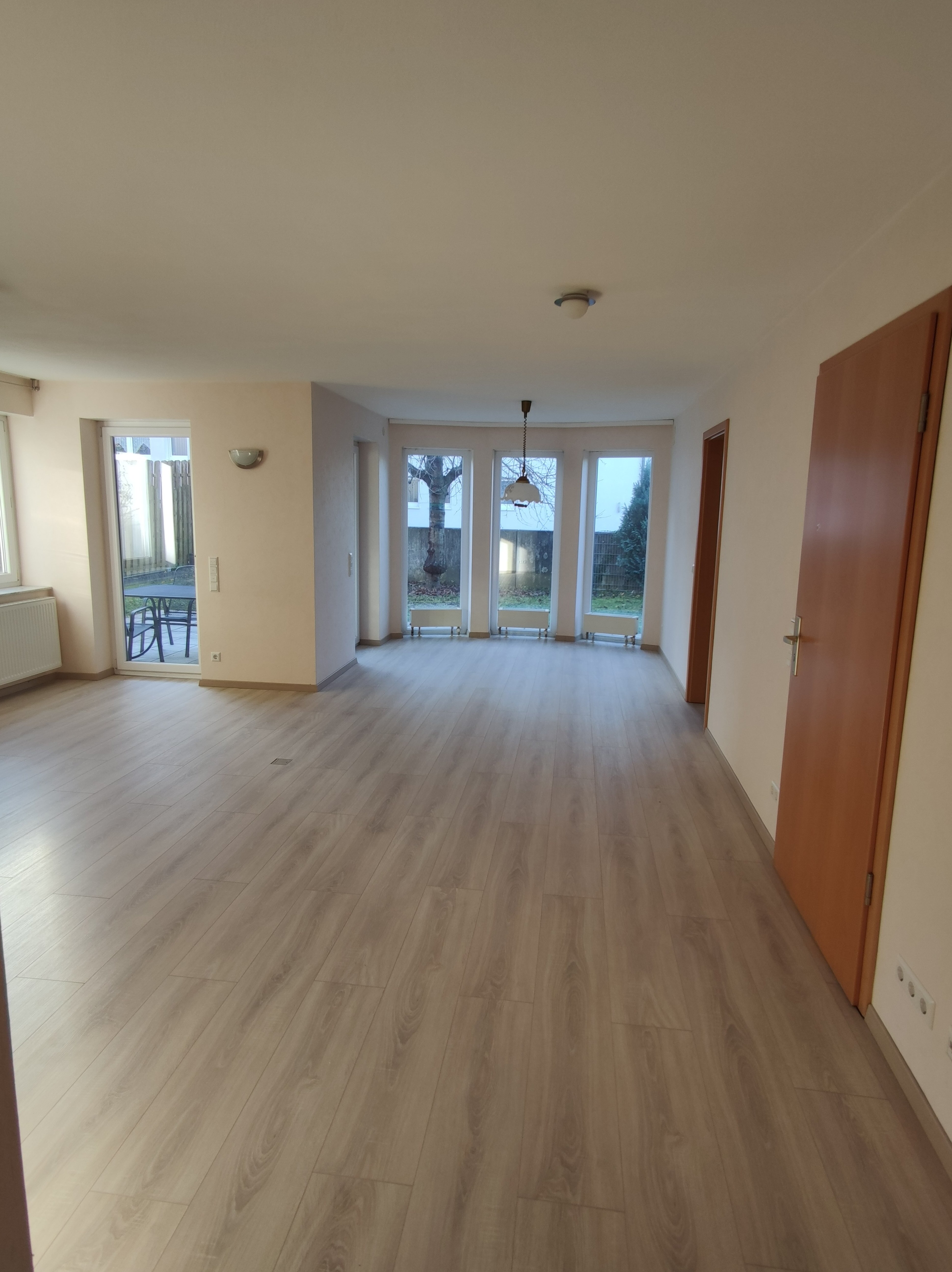 Studio zur Miete 1.250 € 3,5 Zimmer 83 m²<br/>Wohnfläche EG<br/>Geschoss ab sofort<br/>Verfügbarkeit Kornwestheim Kornwestheim 70806