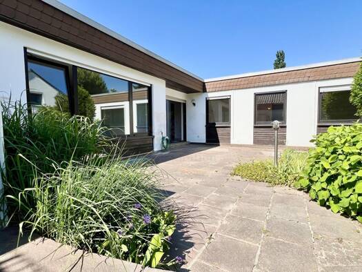 Bungalow zum Kauf 577.000 € 4 Zimmer 130 m² 391 m² Grundstück Hofheim 65719