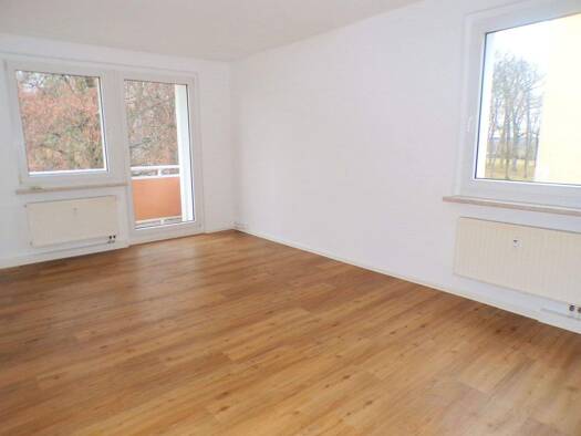 Wohnung zur Miete 340 € 3 Zimmer 60 m² 2. Geschoss frei ab sofort Herderweg Werdau 08412