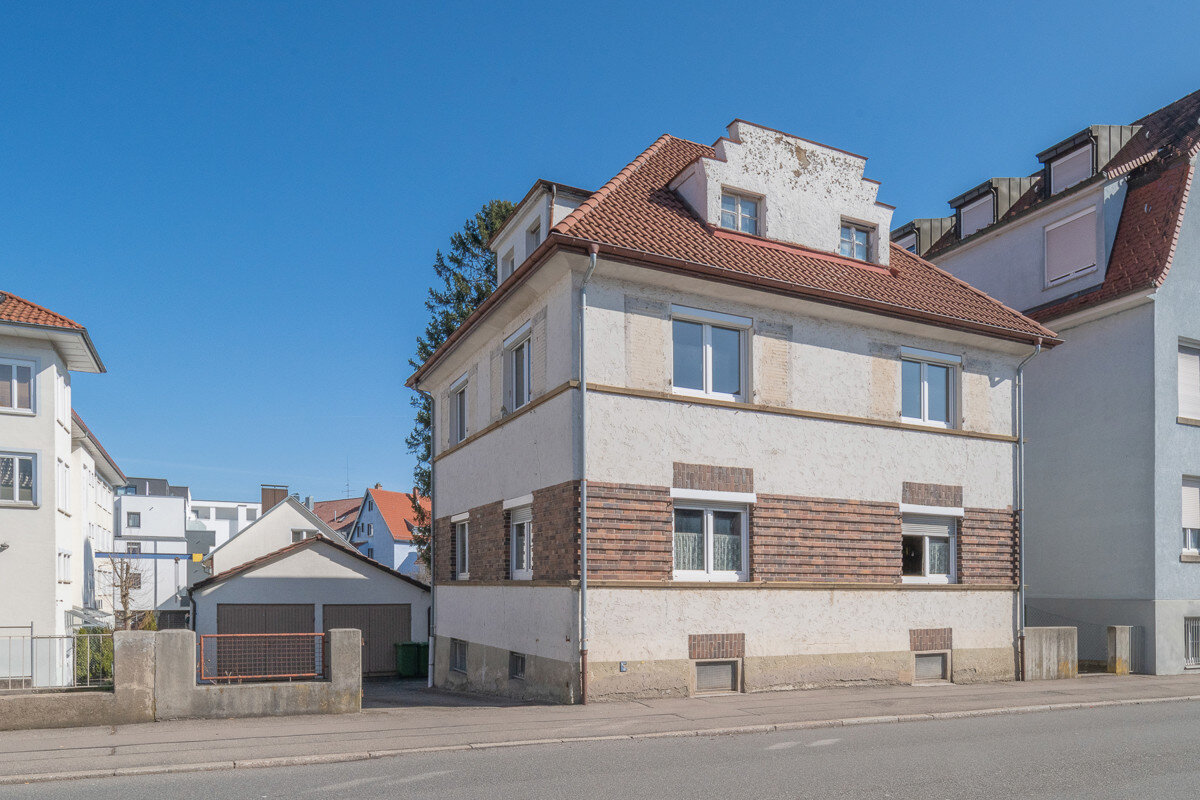 Mehrfamilienhaus zum Kauf 349.900 € 6 Zimmer 142 m²<br/>Wohnfläche 359 m²<br/>Grundstück Innenstadt Süd - Schwenningen Villingen-Schwenningen 78054