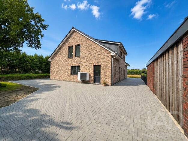 Mehrfamilienhaus zum Kauf - Erstbezug 648.000 € 6 Zimmer 218 m² 815 m² Grundstück Langefeld Aurich 26607