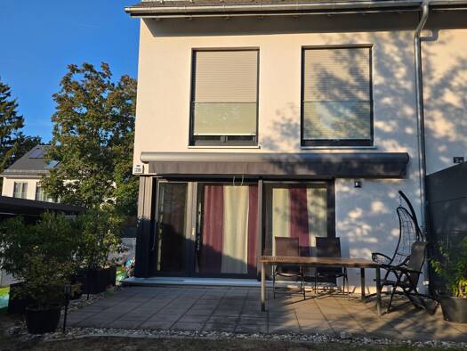 Reihenhaus zur Miete 2.108 € 5 Zimmer 136 m² 198 m² Grundstück frei ab sofort Werderau Nürnberg 90441