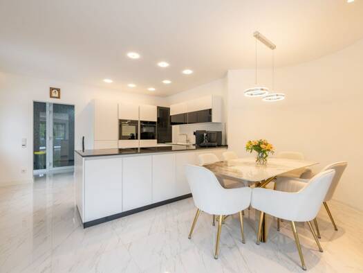 Bungalow zum Kauf 1.080.000 € 7 Zimmer 393 m² 1.350 m² Grundstück Lichteneiche Memmelsdorf 96117