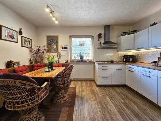 Einfamilienhaus zum Kauf 225.000 € 3,5 Zimmer 114 m² 824 m² Grundstück Oberkolbnitz 9815