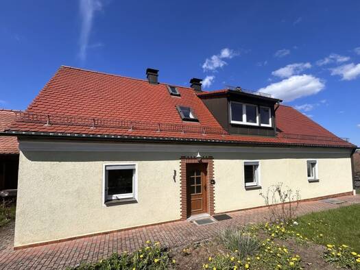 Einfamilienhaus zum Kauf 237.000 € 5 Zimmer 129 m² 1.096 m² Grundstück Erbendorf Erbendorf 92681