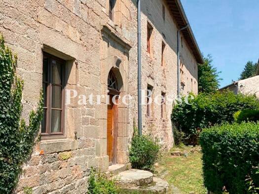 Haus zum Kauf 360.000 € 19 Zimmer 475 m² 3.124 m² Grundstück Merle-Leignec 42380