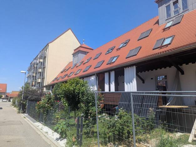 Reihenmittelhaus zur Miete 2.400 € 6 Zimmer 175 m² 225 m² Grundstück frei ab 15.08.2026 Bahnhofstrasse 19 Obertraubling 93083