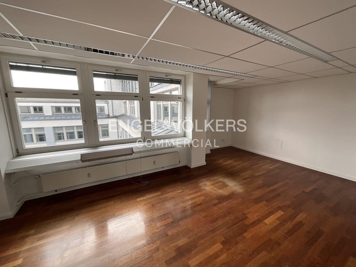 Büro-/Praxisfläche zur Miete 18 € 529 m²<br/>Bürofläche ab 209 m²<br/>Teilbarkeit Mitte Berlin 10179