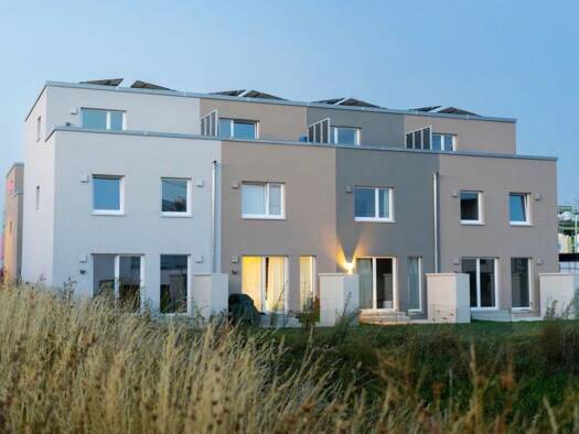 Reihenendhaus zur Miete - Erstbezug 2.350 € 6 Zimmer 147 m² 283 m² Grundstück frei ab 01.12.2026 Mirjam-Pressler-Straße 6 Ditzingen Ditzingen 71254