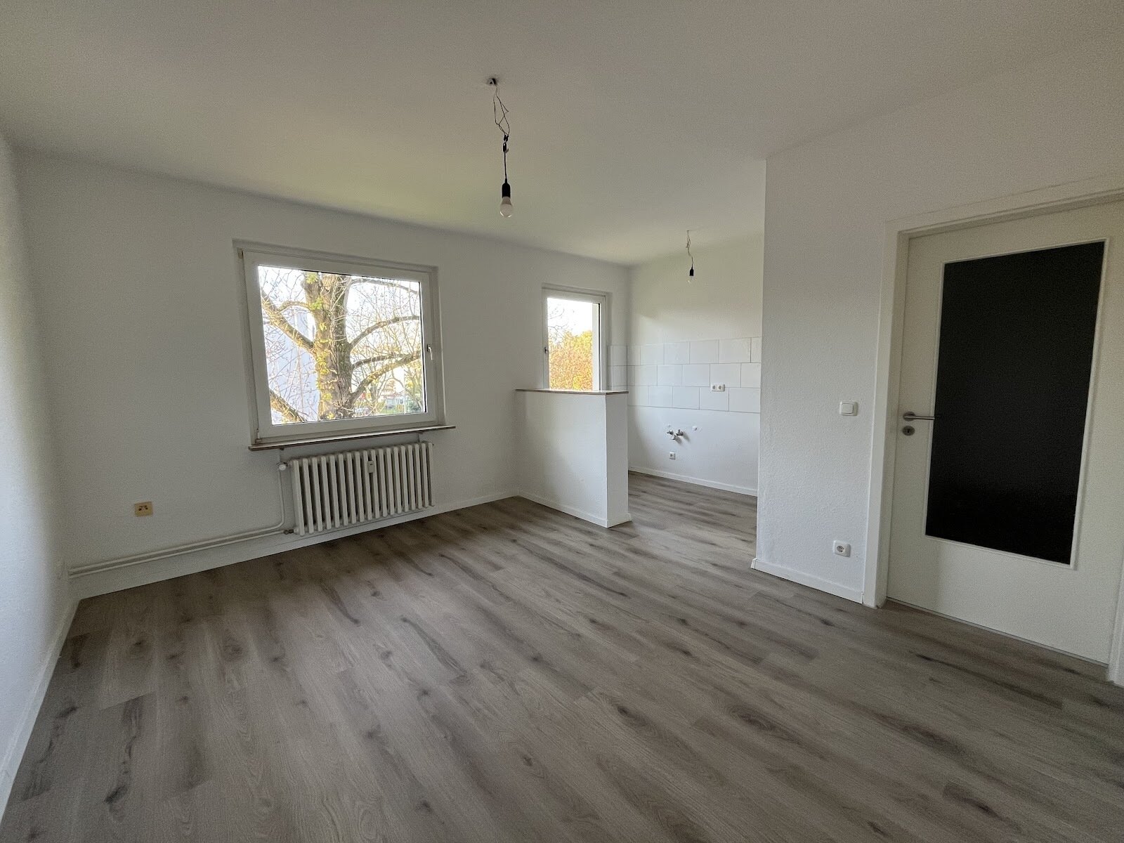 Wohnung zur Miete 400 € 2,5 Zimmer 49,5 m²<br/>Wohnfläche 2.<br/>Geschoss Reinholdstraße 42 Mittelmeiderich Duisburg 47137