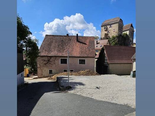 Mehrfamilienhaus zum Kauf provisionsfrei 199.900 € 11 Zimmer 343 m² Hiltpoltstein 91355