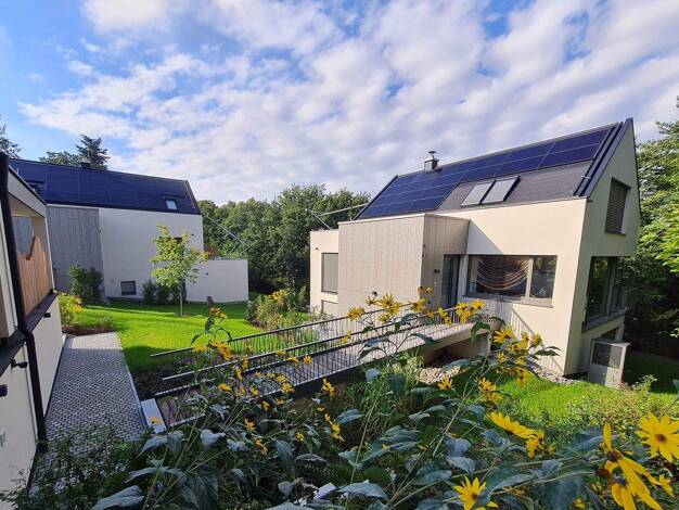 Einfamilienhaus zur Miete 5.200 € 6 Zimmer 303,8 m² 904 m² Grundstück frei ab 01.02.2026 Burgberg Erlangen 91054