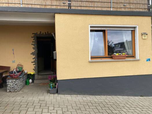 Wohnung zur Miete 680 € 2,5 Zimmer 90 m² Geschoss EG/1 frei ab 01.11.2026 Gartenstraße 11 Eppenrod 65558