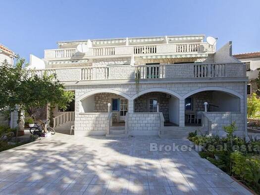 Haus zum Kauf 2.000.000 € 680 m² 500 m² Grundstück Bracevci