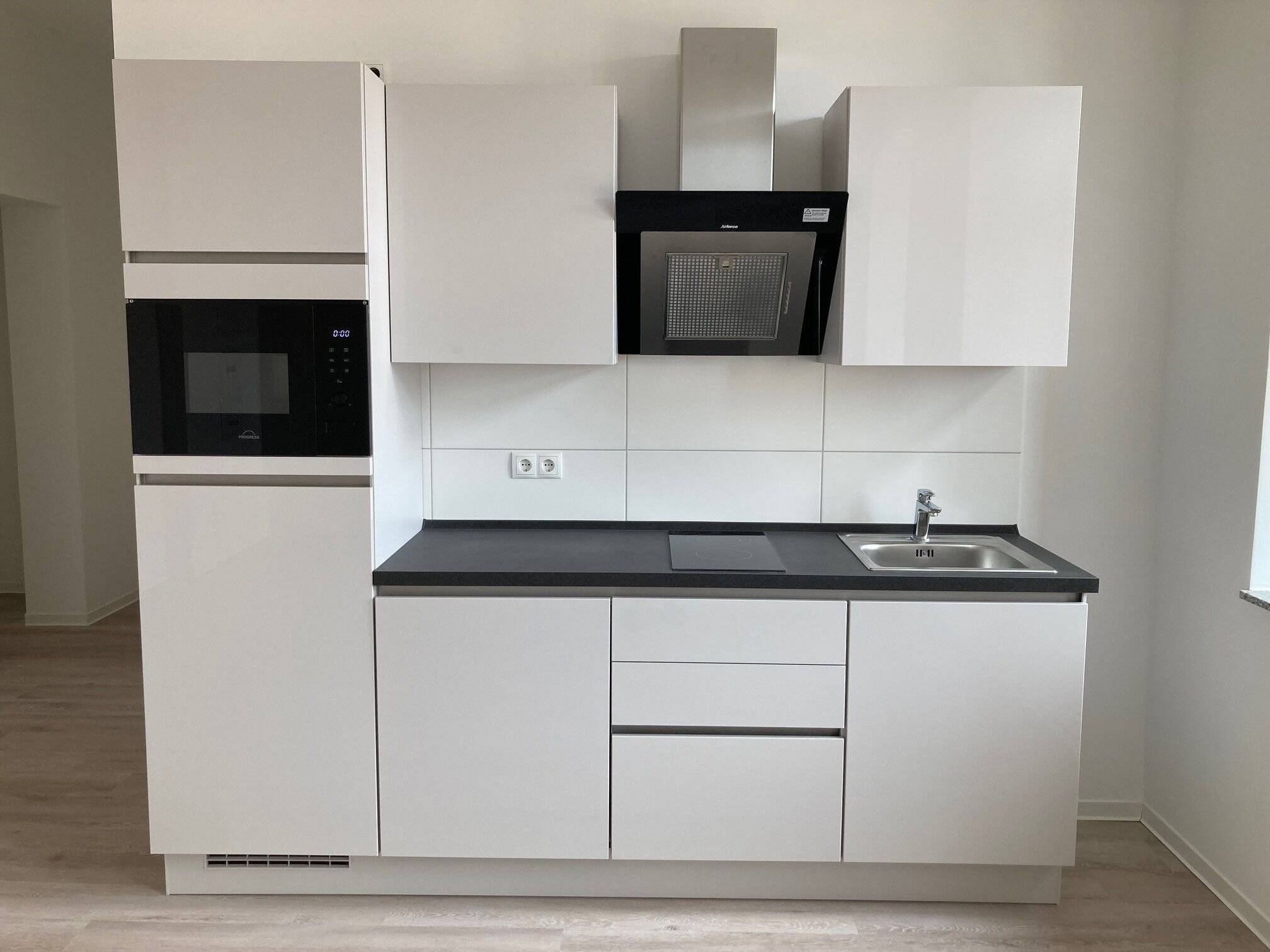 2-Raum-Appartment mit Küche, Lichtsystem, Design- Bad, Aufzug, Waschsalon – An der Markthalle 11, 9111 Chemnitz – Vorschaubild 8