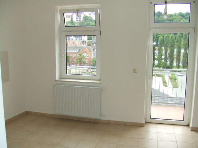 Wohnung zur Miete 490 € 4 Zimmer 95 m²<br/>Wohnfläche 3.<br/>Geschoss 01.10.2024<br/>Verfügbarkeit Greiz Greiz 07973