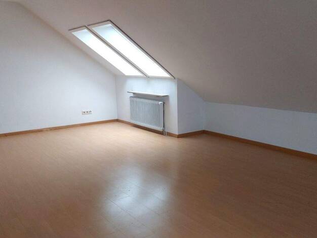 Wohnung zur Miete 453 € 2,5 Zimmer 67,3 m² 2. Geschoss frei ab sofort Dompfaffstr. 35 Bubenreuth 91088