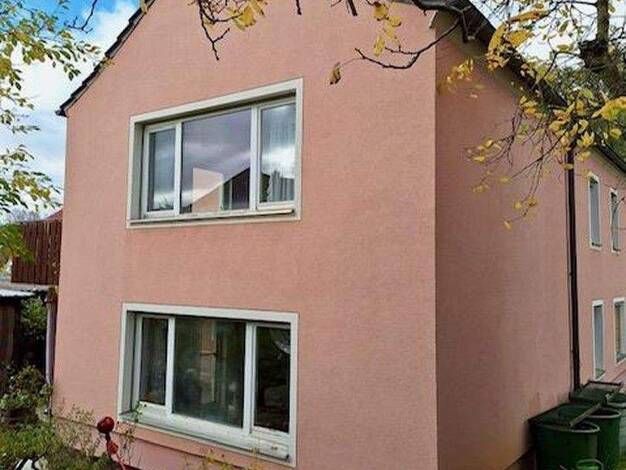 Doppelhaushälfte zum Kauf provisionsfrei 360.000 € 7 Zimmer 155,8 m² 666 m² Grundstück Nikolaus Fey Straße 18 Wiesentheid 97353