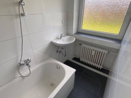 Wohnung zur Miete 559 € 4 Zimmer 80,2 m² 1. Geschoss frei ab 28.08.2026 Weidenstraße 22 Aldenburg Wilhelmshaven 26389