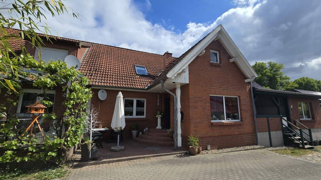 Reihenmittelhaus zum Kauf provisionsfrei 198.000 € 5 Zimmer 121 m² 345 m² Grundstück Dorfstraße 22 Groß Kelle 17207