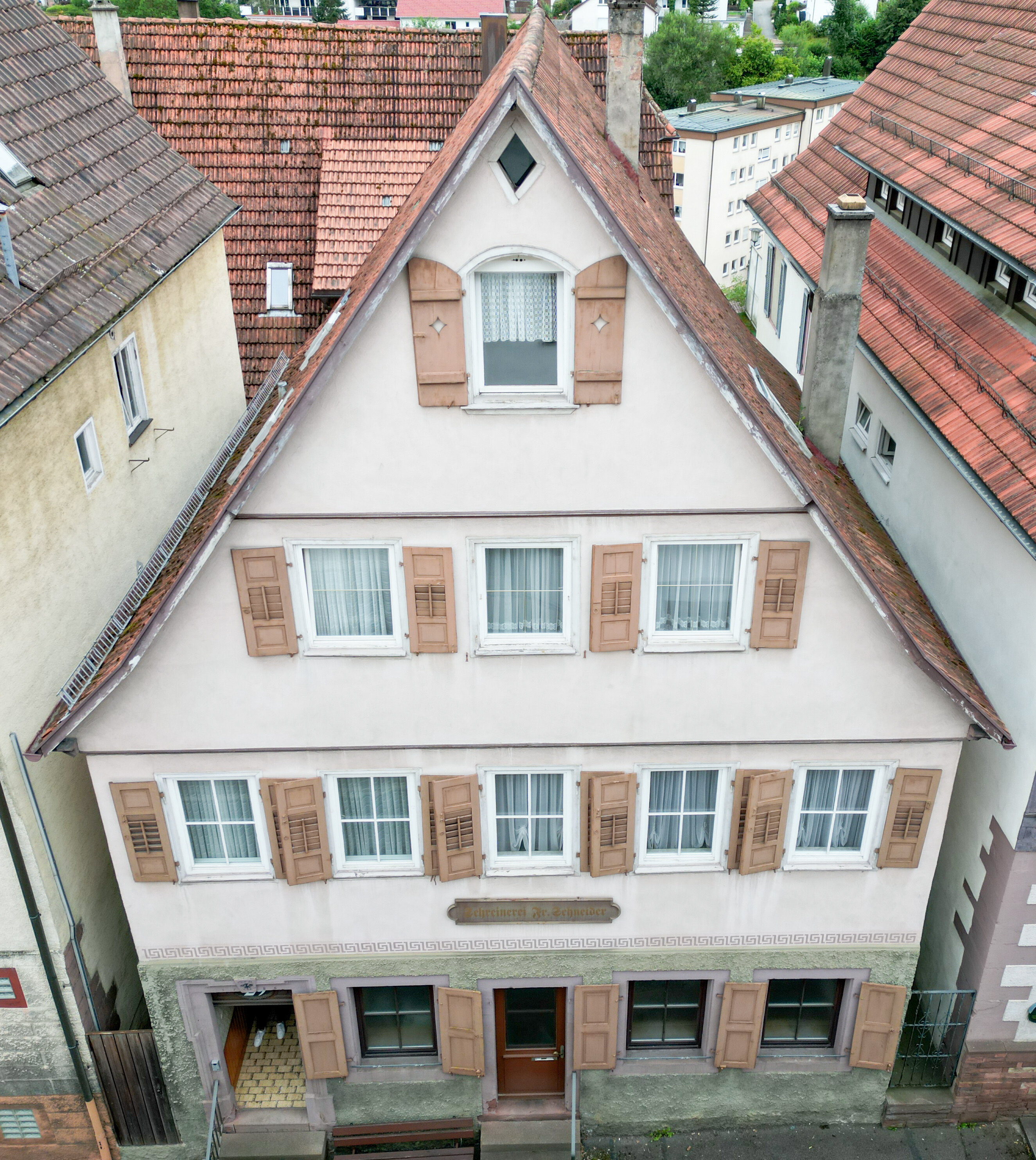 Mehrfamilienhaus zum Kauf 179.000 € 7 Zimmer 147,2 m²<br/>Wohnfläche 640 m²<br/>Grundstück Bad Liebenzell Bad Liebenzell 75378