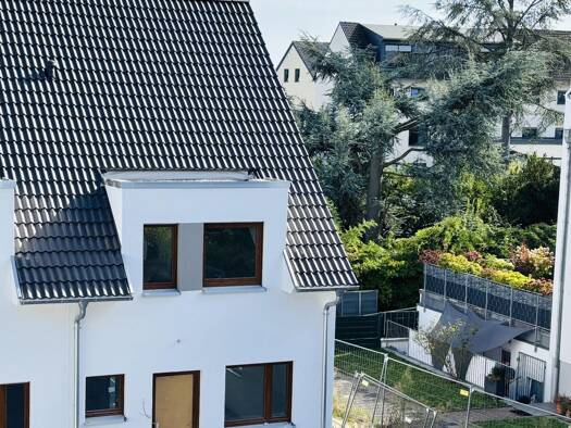 Reihenendhaus zum Kauf - Erstbezug 632.300 € 4 Zimmer 107,3 m² 227 m² Grundstück frei ab 31.12.2025 Bischofsheim Maintal 63477