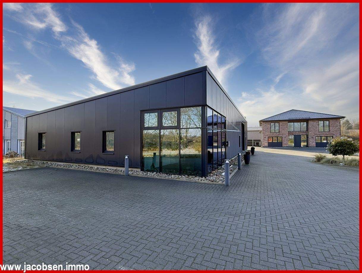 Immobilie in Busdorf - Neuwertiges Wohnhaus mit Halle und Büroteil Arbeiten & Wohnen im modernen Stil - Bild 0