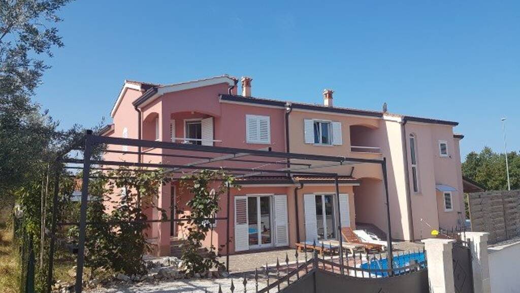 Reihenmittelhaus zum Kauf 650.000 € 315 m² 904 m² Grundstück Porec 52440