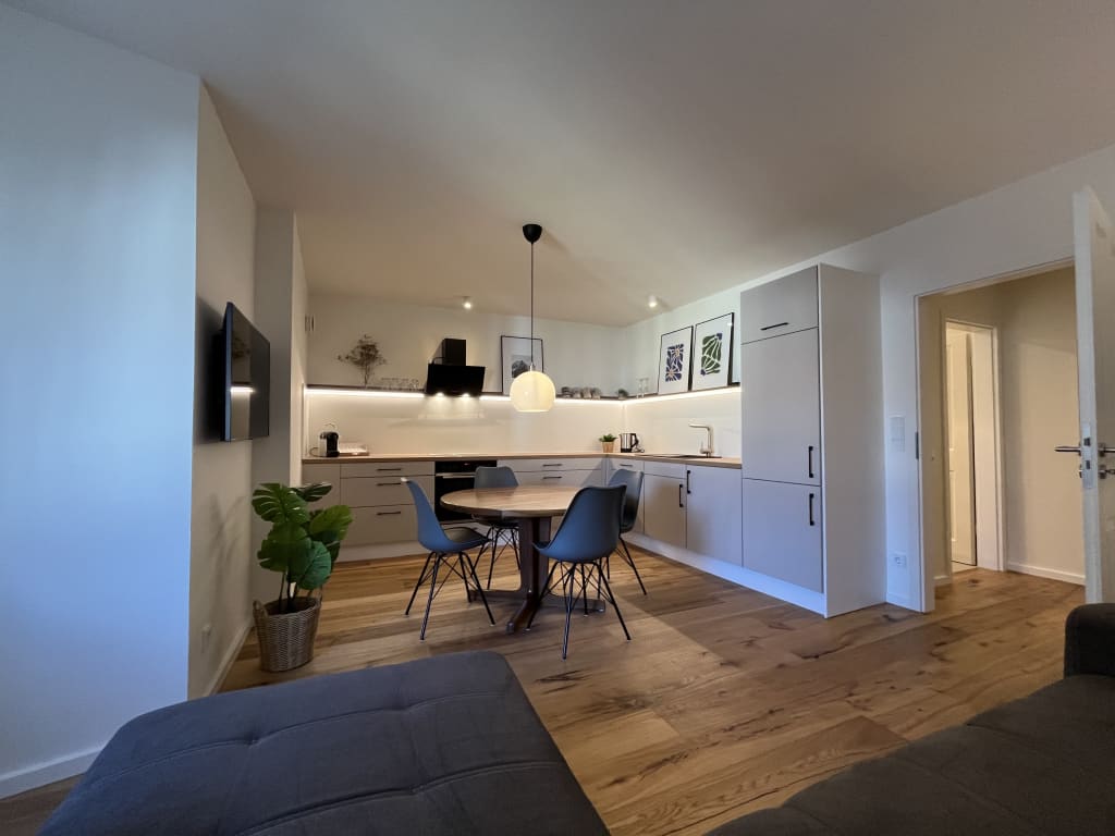 Wohnung zur Miete Wohnen auf Zeit 2.490 € 2 Zimmer 50 m²<br/>Wohnfläche 15.06.2025<br/>Verfügbarkeit Falkenstraße Untere Au München 81541