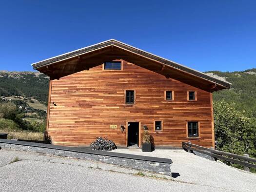 Sonstiges zum Kauf 1.600.000 € 7 Zimmer 584 m² Grundstück Allos 72000