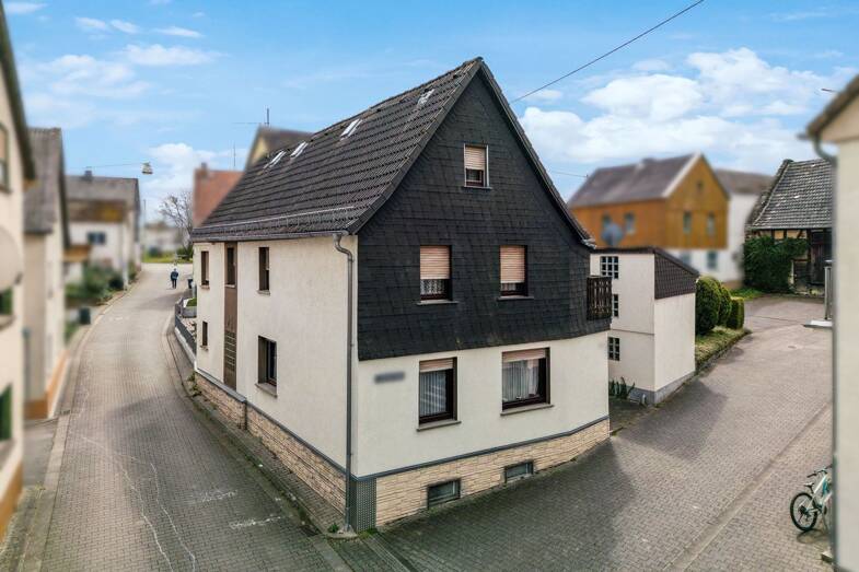 Einfamilienhaus zum Kauf 199.000 € 10 Zimmer 206 m² 544 m² Grundstück Langenscheid 65558