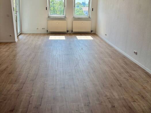 Wohnung zur Miete 1.350 € 3 Zimmer 109 m² Geschoss 2/3 frei ab 01.10.2025 Büchenbach Erlangen 91056