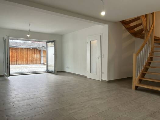 Doppelhaushälfte zum Kauf 279.000 € 4 Zimmer 100 m² 178 m² Grundstück frei ab sofort Eichendorf 94428