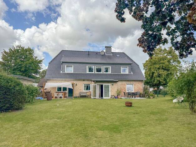 Haus zum Kauf 419.000 € 9 Zimmer 208 m² 1.118 m² Grundstück Süderstapel 25879