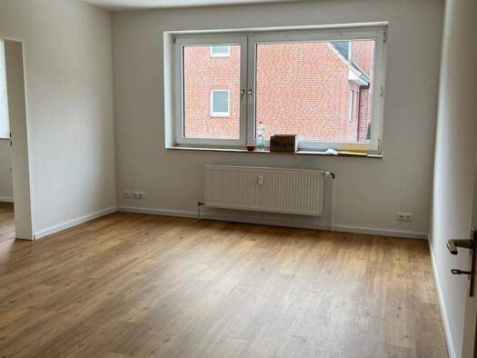 Wohnung zur Miete 540 € 1,5 Zimmer frei ab sofort Wedel 22880