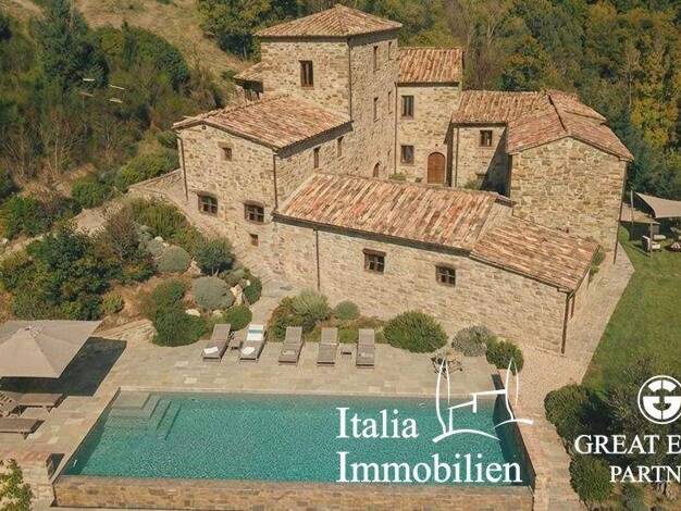 Bauernhaus zum Kauf 620.000 € 22 Zimmer 692 m² 360.000 m² Grundstück Perugia 06121