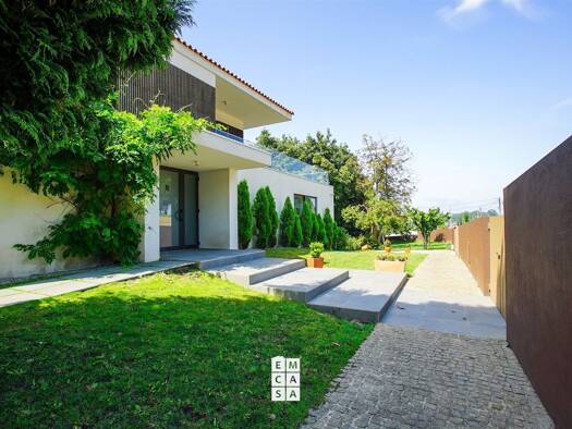 Haus zum Kauf 1.990.000 € 4.376 m² Grundstück Souto e Tabaçô 4520