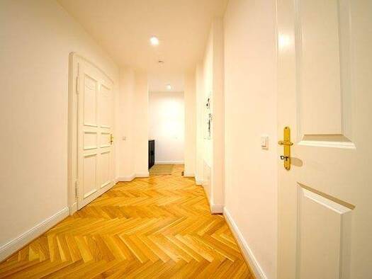 Wohnung zur Miete 1.448 € 3 Zimmer 90,5 m² 4. Geschoss frei ab sofort Palaisplatz 2a Innere Neustadt Dresden 01097