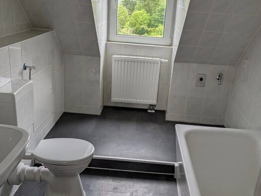 Wohnung zur Miete 525 € 3 Zimmer 72 m² EG Borna Borna 04552