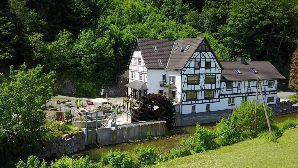 Haus zum Kauf 1.395.000 € 19 Zimmer 628 m² 1.874 m² Grundstück Schmallenberg 57392