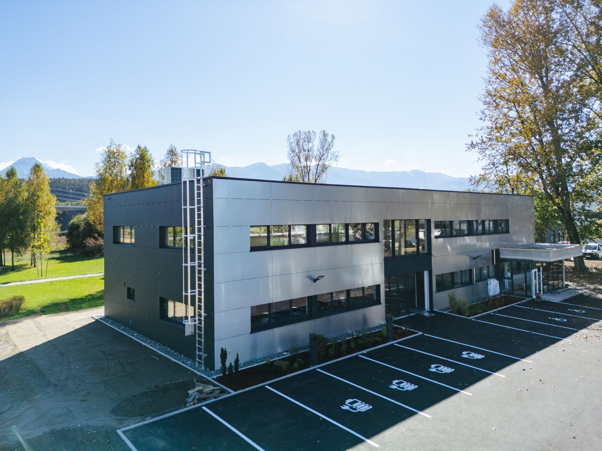 Bürogebäude zur Miete 18 € 400 m² Bürofläche St. Magdalen Villach 9500