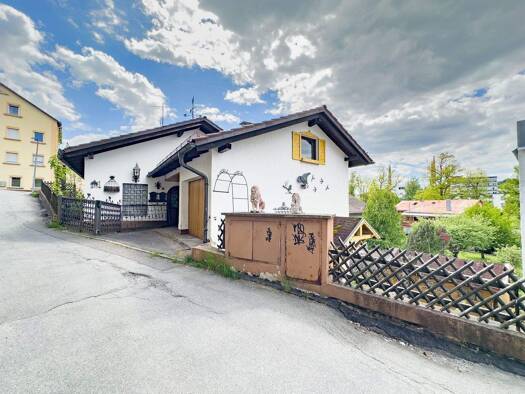 Einfamilienhaus zum Kauf 149.000 € 8 Zimmer 229,9 m² 349 m² Grundstück Zwiesel 94227