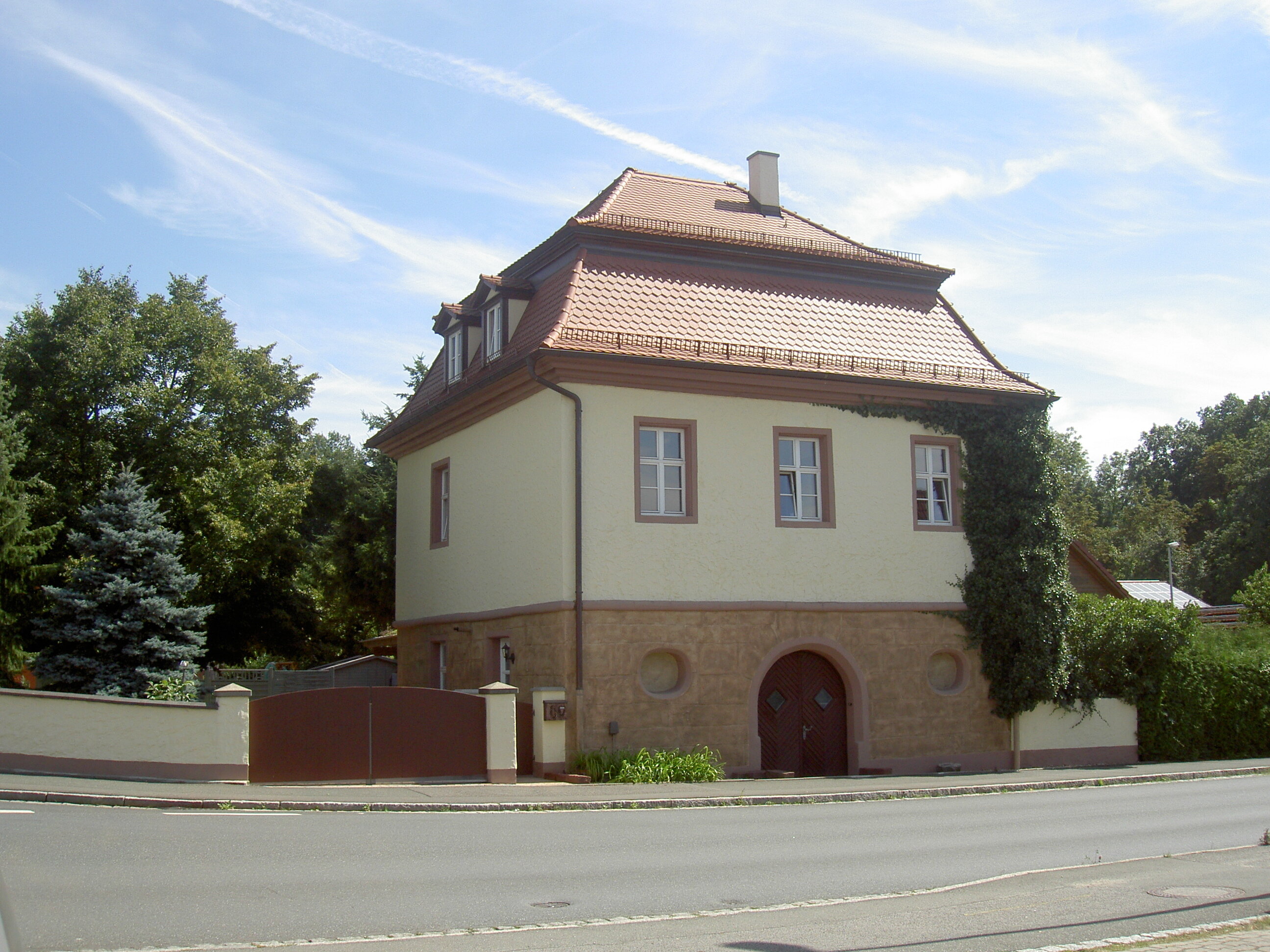 Einfamilienhaus zum Kauf provisionsfrei 665.000 € 5 Zimmer 179 m²<br/>Wohnfläche 607 m²<br/>Grundstück Höchstadter Straße 6 Weisendorf Weisendorf 91085