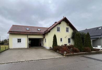 Wohnung zum Kauf 130.000 € 4 Zimmer 100 m² Hohentreswitz Pfreimd 92536