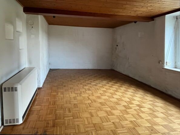 Einfamilienhaus zum Kauf 140.000 € 6 Zimmer 104 m²<br/>Wohnfläche 400 m²<br/>Grundstück Donaustauf Donaustauf 93093