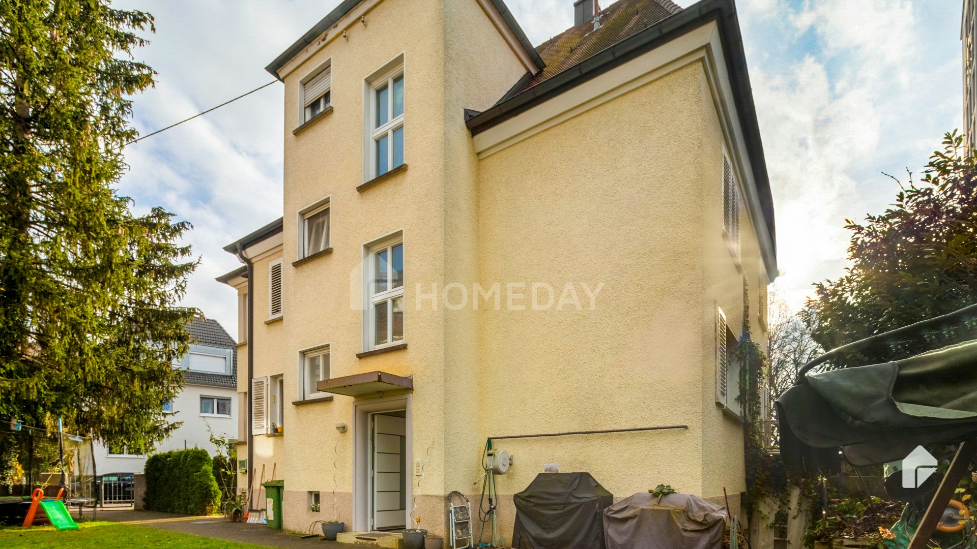 Mehrfamilienhaus zum Kauf 949.000 € 9 Zimmer 235 m²<br/>Wohnfläche 415 m²<br/>Grundstück Südstadt Ravensburg 88214