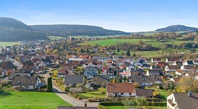 Einfamilienhaus zum Kauf provisionsfrei 240.000 € 11 Zimmer 188,7 m² 908 m² Grundstück Hölderleweg 10 Seitingen Seitingen-Oberflacht 78606