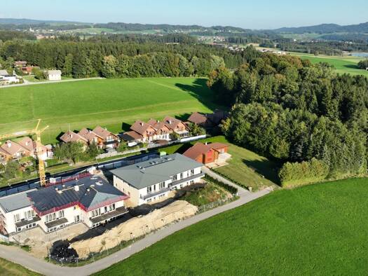 Wohnung zum Kauf - Erstbezug 448.000 € 3 Zimmer 75,9 m² EG Waldweg 8 Perwang am Grabensee 5166